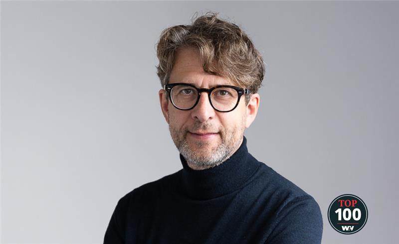 Kontaktbild Jürgen Irlbacher mit Top 100 Köpfe Logo_kleineres Logo