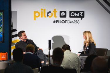 pilot-Geschäftsführerin Petra Kruse im Interview mit Arno Heinisch. Geschäftsführer von Rocket Beans TV, bei pilot@OMR 2018