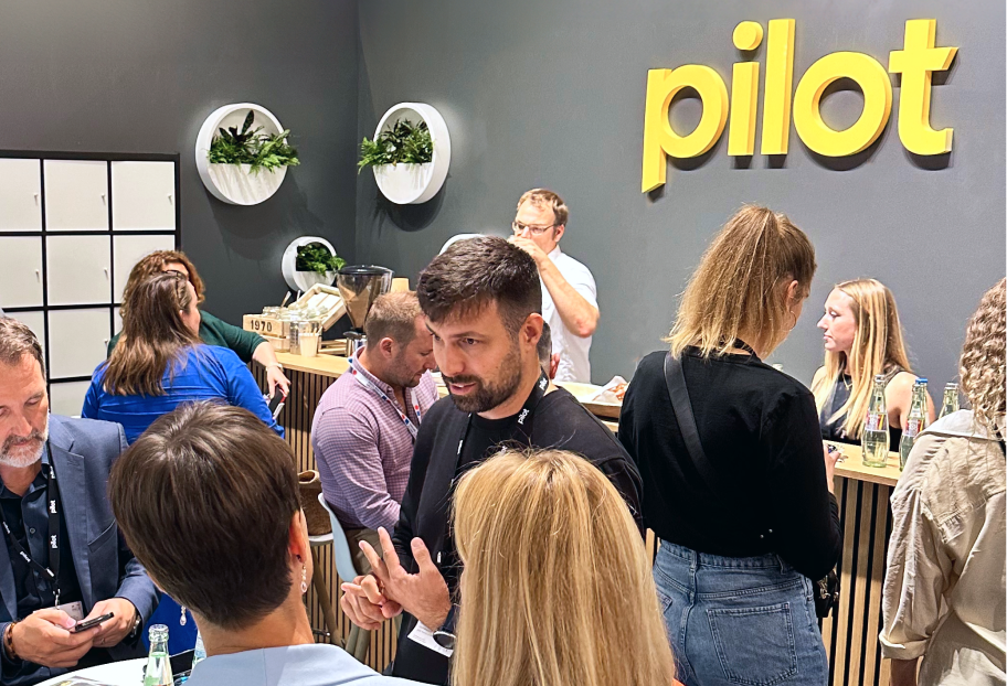 pilot Messestand bei der DMEXCO 2023