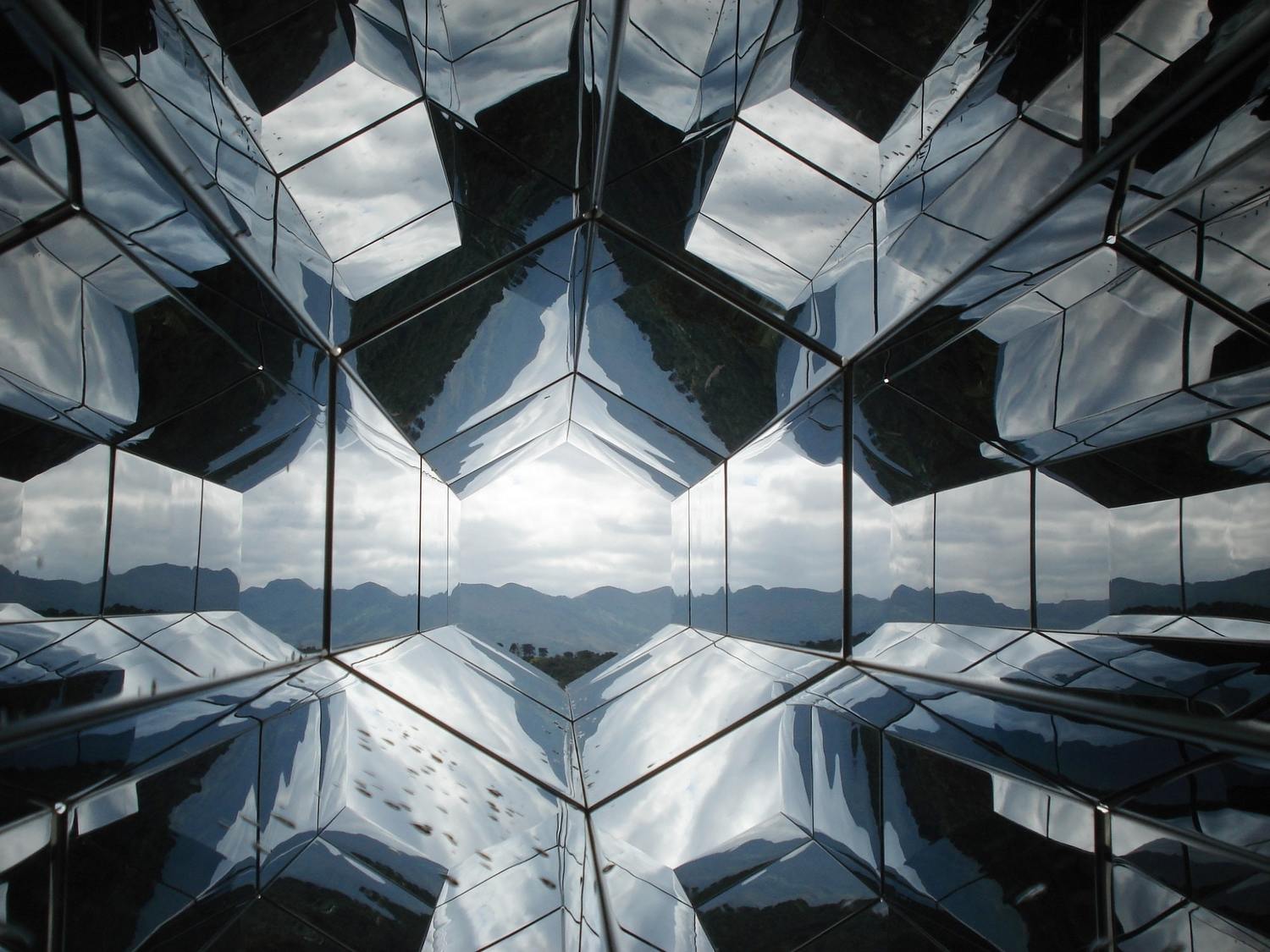 Architektur mit Spiegelungen