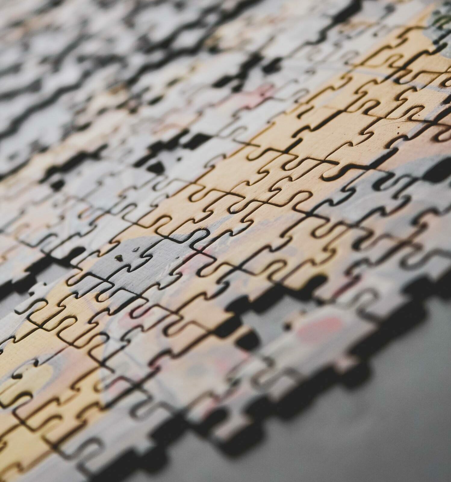 Nahaufnahme eines zusammengesetzten Puzzle.
