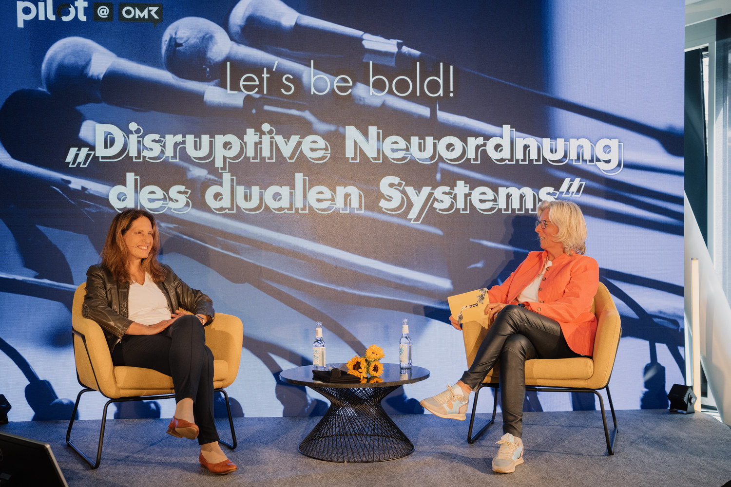 Martina Vollbehr im Gespräch mit Dorothee Belz bei pilot@OMR