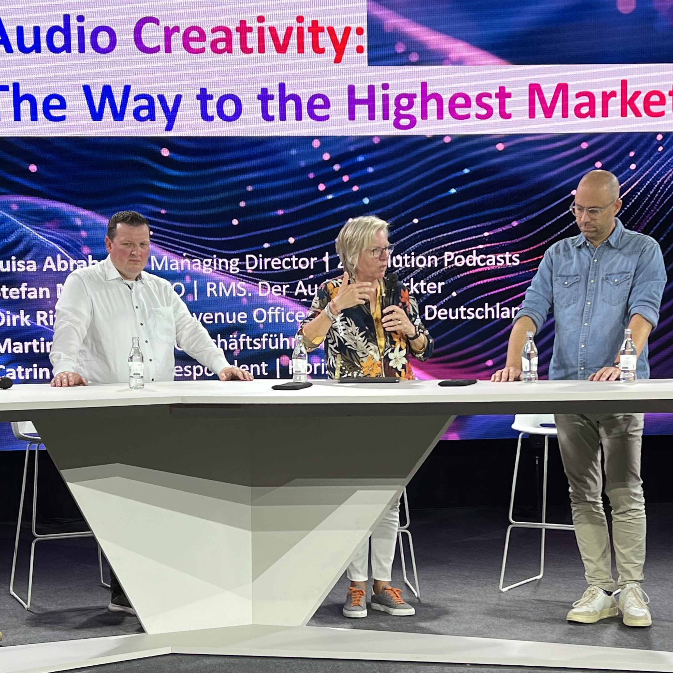 2024 09 20 DMEXCO2024000015 Scaled pilot Geschäftsführerin Martina Vollbehr auf der Bühne der DMEXCO 2024